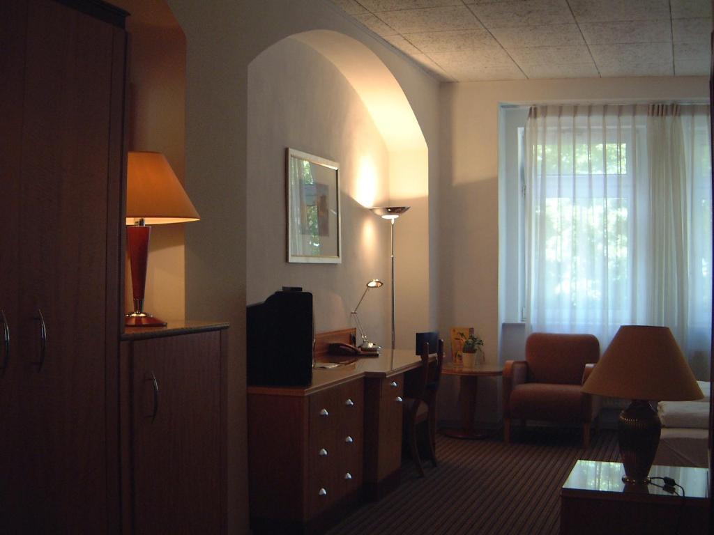 Hotel Restaurant Toscana Naumburg Habitación foto
